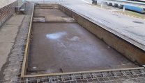 betonové patky pro uložení silniční váhy